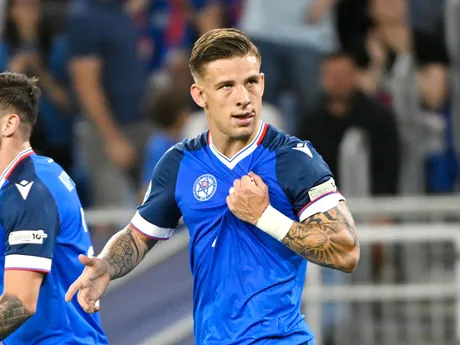 vpravo Tomáš Suslov (Slovensko) sa teší z gólu na 2:0 počas zápasu základnej A-skupiny Rumunsko - Slovensko na majstrovstvách Európy futbalistov do 21 rokov v Bratislave
