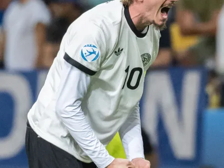 Na snímke Nick Woltemade (Nemecko) sa raduje z víťazstva vo štvrťfinále Nemecko - Taliansko na majstrovstvách Európy hráčov do 21 rokov.