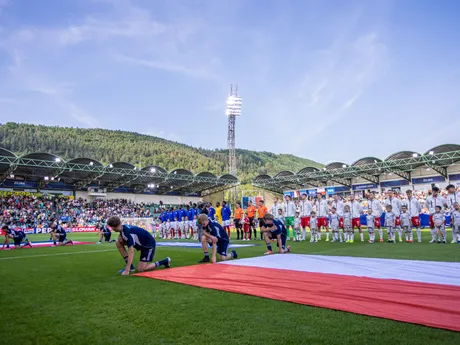 atmosféra na štadióne pred začiatkom zápasu základnej C-skupiny Francúzsko - Poľsko
