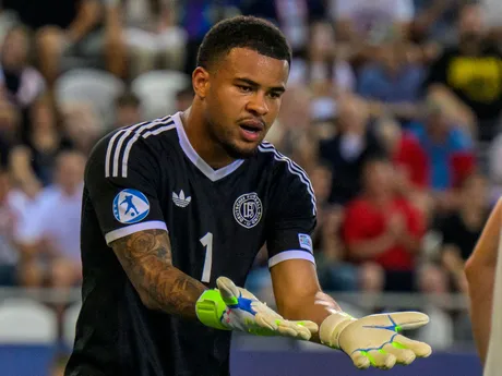 Noah Atubolu (Nemecko) počas zápasu Nemecko - Francúzsko v semifinále na EURO U21 2025 (ME vo futbale do 21 rokov).