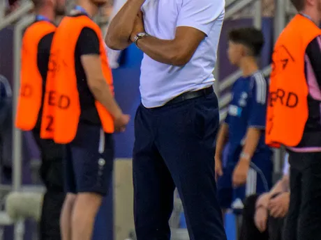 hlavný tréner Francúzska Gérald Baticle počas zápasu semifinále Nemecko - Francúzsko na majstrovstvách Európy hráčov do 21 rokov v Košiciach