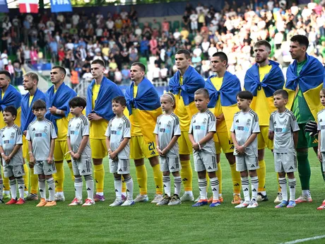 Ukrajinskí futbalisti pred zápasom Ukrajina - Dánsko v skupine D na EURO U21 2025.