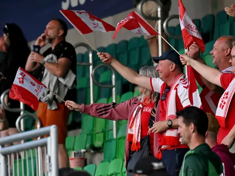 Dánski fanúšikovia v zápase Ukrajina - Dánsko v skupine D na EURO U21 2025.