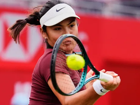 Emma Raducanuová  na turnaji WTA Londýn 2025.