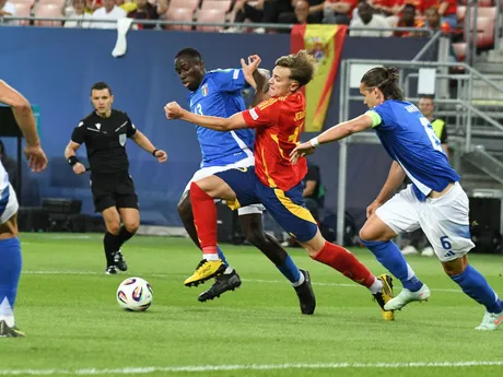 Fotka zo zápasu skupiny A Španielsko - Taliansko na EURO U21 2025.