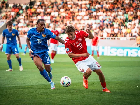 Andy Diouf  a Clement Bischoff v zápase Francúzsko - Dánsko vo štvrťfinále EURO U21 v Prešove.