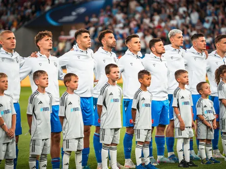 Slovenskí futbalisti pred zápasom  Slovensko - Rumunsko na EURO U21 v Bratislave.