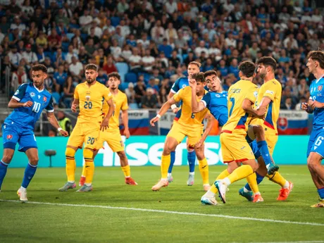 Adam Obert strieľa gól v zápase Slovensko - Rumunsko na EURO U21 v Bratislave.