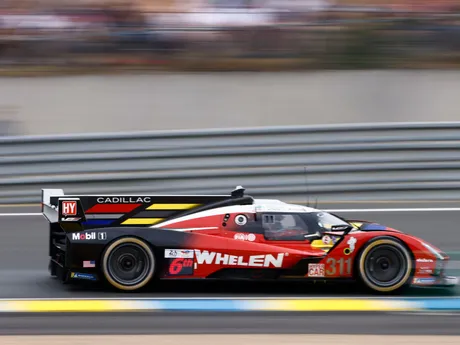 Auto Cadillac Whelen počas 24 hodín Le Mans 2025. 