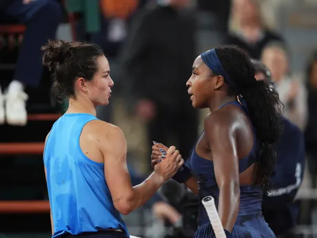 Americká tenistka Coco Gauffová po výhre nad Lois Boissonovou z Francúzska v semifinále Roland Garros 2025.