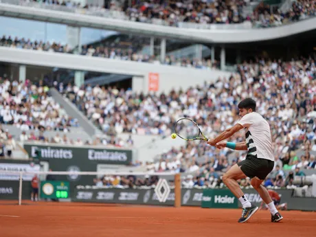 Carlos Alcaraz vo finále na Roland Garros 2025.