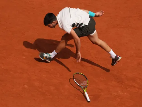 Carlos Alcaraz vo finále na Roland Garros 2025.