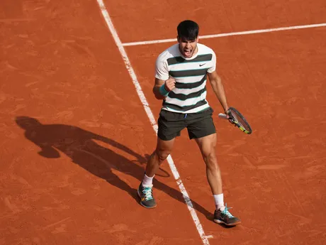 Carlos Alcaraz vo finále na Roland Garros 2025.