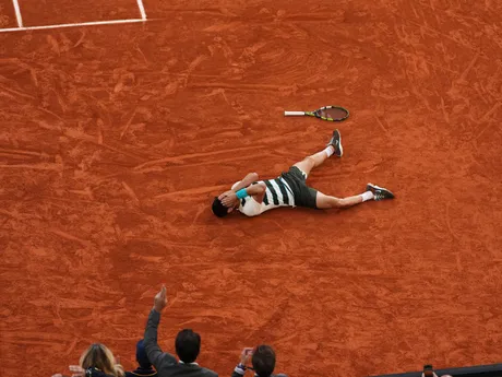 Carlos Alcaraz po víťazstve na Roland Garros 2025.