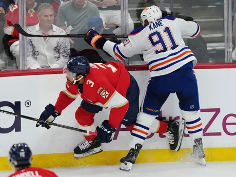 Momentka zo zápasu Florida - Edmonton (4. zápas finále NHL)