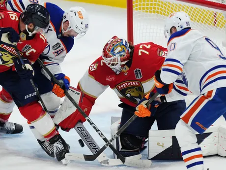 Momentka zo zápasu Florida - Edmonton (4. zápas finále NHL)