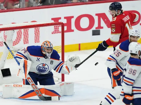 Momentka zo zápasu Florida - Edmonton (4. zápas finále NHL)