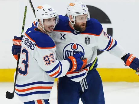 Momentka zo zápasu Florida - Edmonton (4. zápas finále NHL)