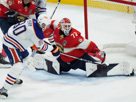 Momentka zo zápasu Florida - Edmonton (4. zápas finále NHL)