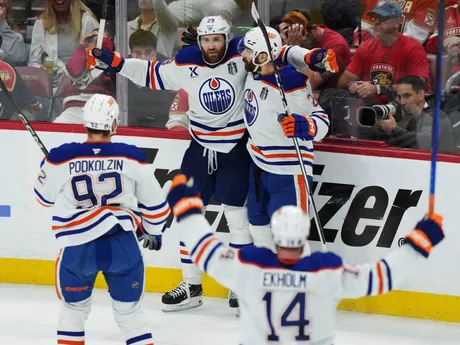 Momentka zo zápasu Florida - Edmonton (4. zápas finále NHL)