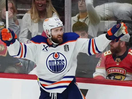 Momentka zo zápasu Florida - Edmonton (4. zápas finále NHL)