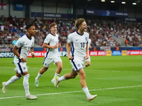 James McAtee oslavuje gól počas zápasu Španielsko - Anglicko vo štvrťfinále na EURO U21 2025 (ME vo futbale do 21 rokov).