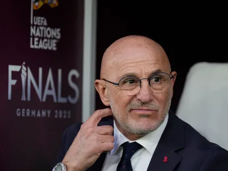 Tréner Španielska Luis de la Fuente počas semifinálového zápasu Ligy národov Španielsko - Francúzsko