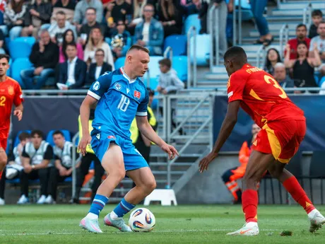 Momentka zo zápasu Slovensko - Španielsko v skupine A na EURO U21 2025 (ME vo futbale do 21 rokov 2025).