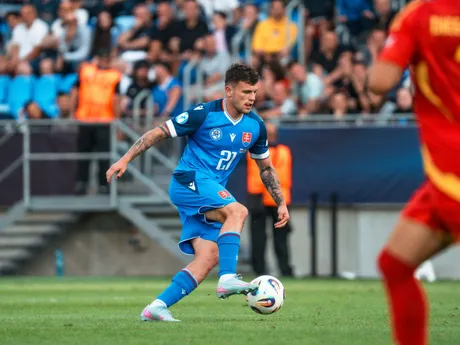 Momentka zo zápasu Slovensko - Španielsko v skupine A na EURO U21 2025 (ME vo futbale do 21 rokov 2025).