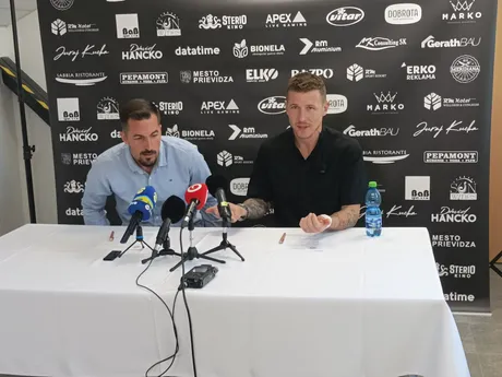 Juraj Kucka a športový riaditeľ FC Baník Prievidza Štefan Pekár.