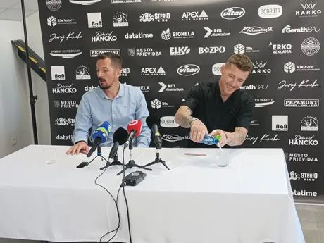 Juraj Kucka a športový riaditeľ FC Baník Prievidza Štefan Pekár.