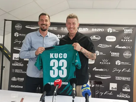 Juraj Kucka a športový riaditeľ FC Baník Prievidza Štefan Pekár.