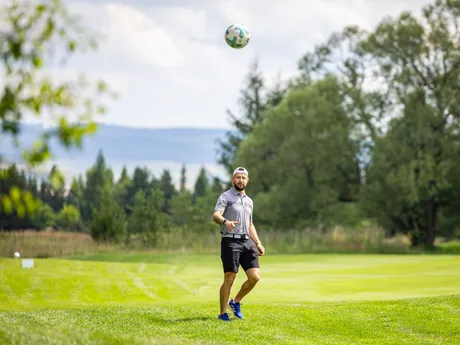 Jemný oblúčik Tomáša Tatara.