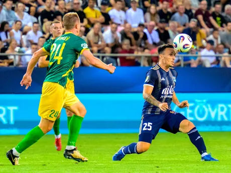 Na snímke zľava Andrei Jakimov (Neman Grodno), Marek Zsigmund (Košice) počas prvého zápasu 2. predkola futbalovej Konferenčnej ligy FC Košice - FC Neman Grodno.