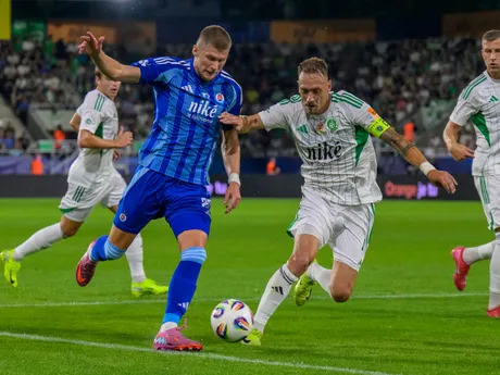 zľava Alen Mustafič (Slovan) a Patrik Šimko (Prešov) počas zápasu