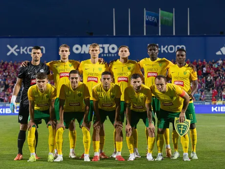 Na snímke základná zostava hráčov MŠK Žilina pred začiatkom prvého zápasu 2. predkola Európskej konferenčnej ligy (EKL) medzi Raków Čenstochová - MŠK Žilina.