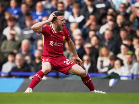 Diogo Jota sa teší po strelenom góle v zápase Chelsea FC - Liverpool FC v Premier League v máji 2025.
