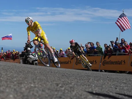 Tadej Pogačar a Jonas Vingegaard v 16. etape Tour de France 2025