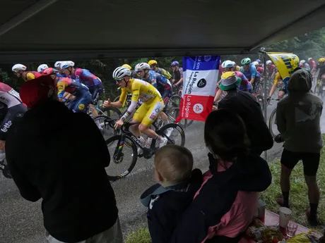 Momentka z 20. etapy Tour de France 2025