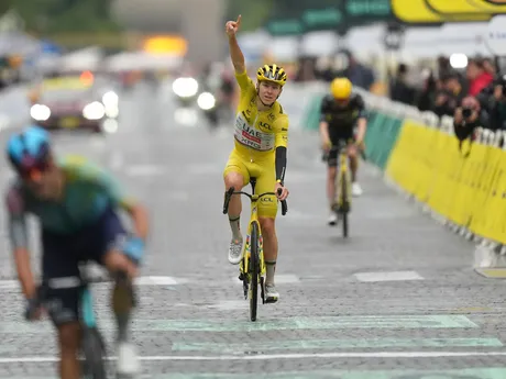 Tadej Pogačar sa stal celkovým víťazom Tour de France 2025