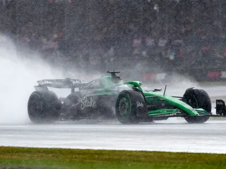 Jazdec Sauberu Nico Hülkenberg počas pretekov F1 na Veľkej cene Veľkej Británie.