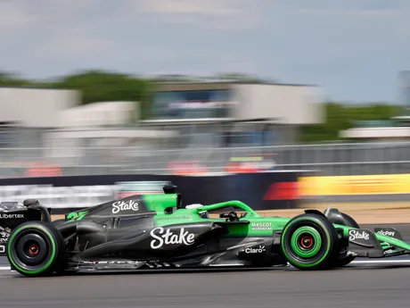 Jazdec Sauberu Nico Hülkenberg počas pretekov F1 na Veľkej cene Veľkej Británie.