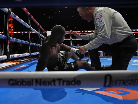 Daniel Dubois po knockoute od Oleksandra Usyka.
