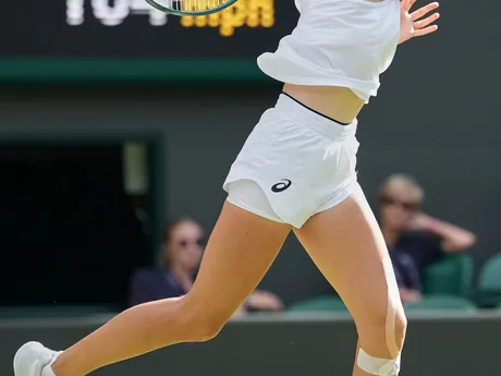 Mia Pohánková vo finále juniorskej dvojhry na grandslamovom turnaji Wimbledon 2025.