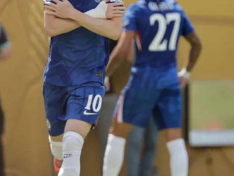 Cole Palmer sa teší po strelenom góle v zápase Chelsea FC - Paríž St. Germain vo finále MS klubov FIFA 2025.