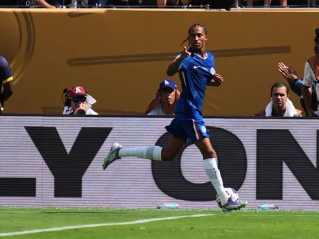 Joao Pedro sa teší po strelenom góle v zápase Chelsea FC - Paríž St. Germain vo finále MS klubov FIFA 2025.
