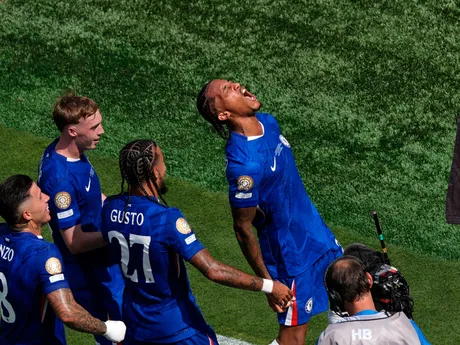 Joao Pedro sa teší po strelenom góle v zápase Chelsea FC - Paríž St. Germain vo finále MS klubov FIFA 2025.