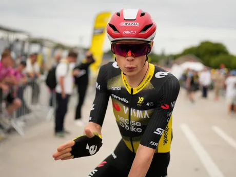 Jonas Vingegaard pred štartom 1. etapy na Tour de France 2025.