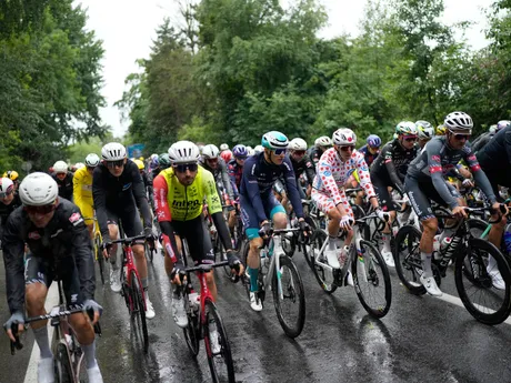 Momentka z 3. etapy na Tour de France 2025.