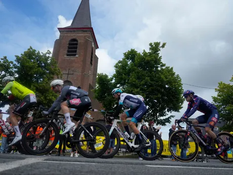 Momentka z 3. etapy na Tour de France 2025.